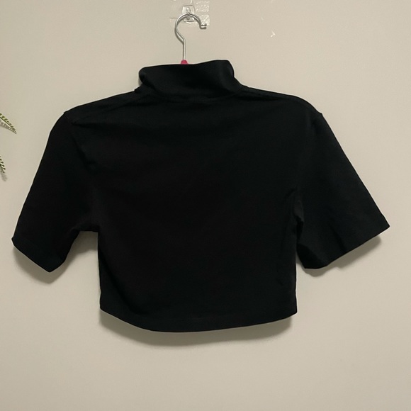 Nike Cropped 1/4 Zip Shirt - Picture 2 of 4